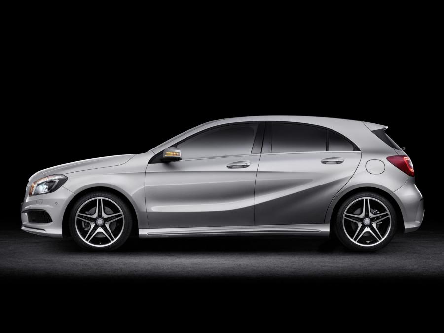  Mercedes-Benz A250 Style Package 2012 года  (фото 2 из 8)